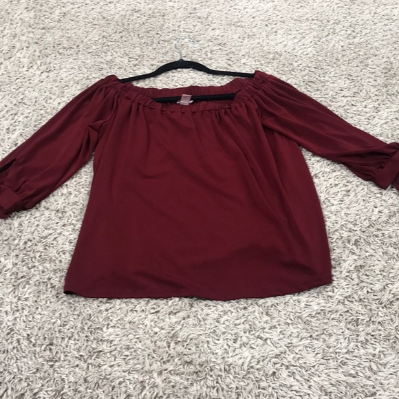 Off the shoulder burgundy top - Picture 2 of 2